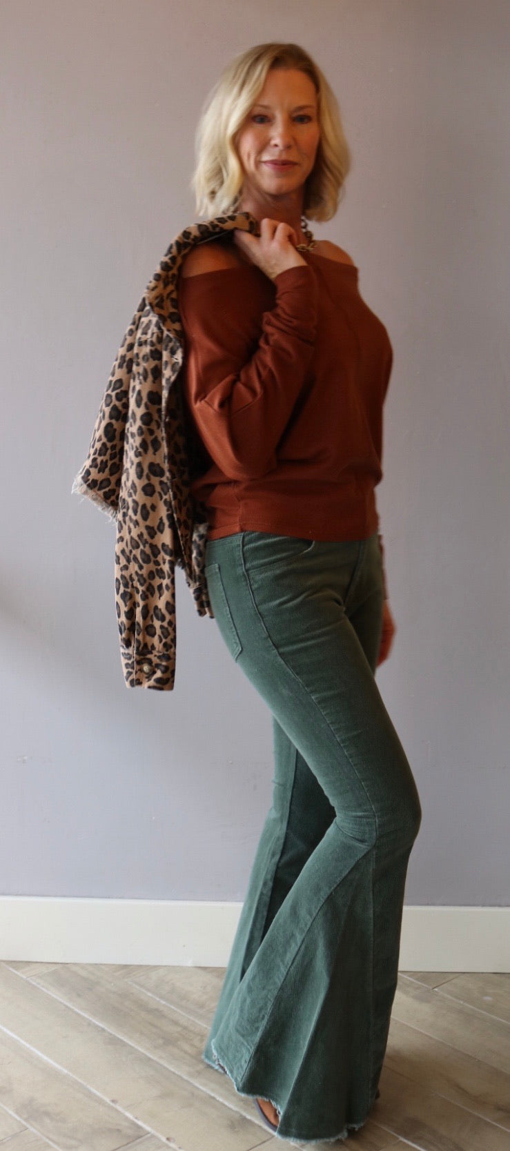 INTRIGUE Corduroy Flare Pant