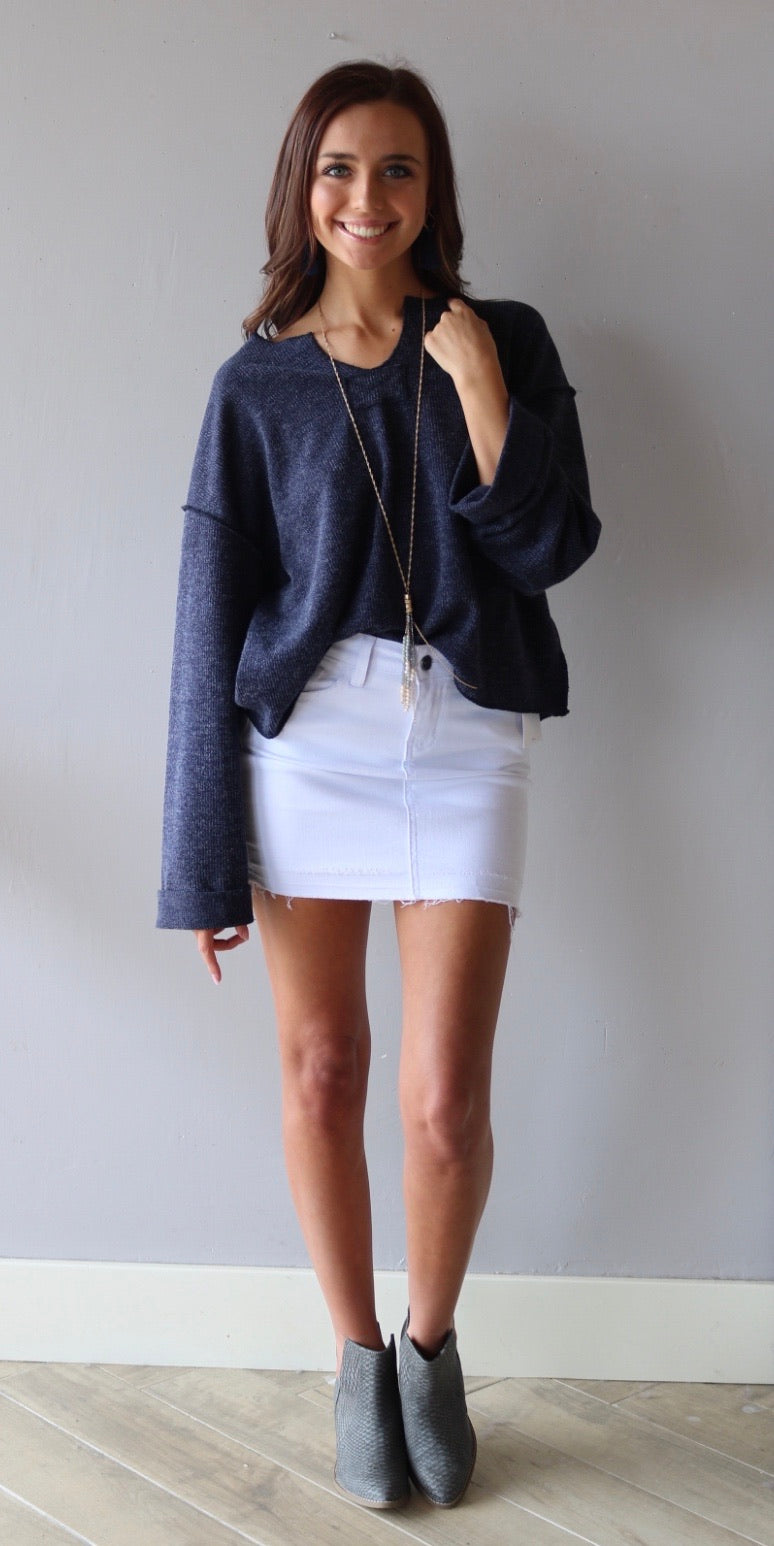 The Sang SURFACE NotchNeck WaistCrop LightWeight Sweater Top