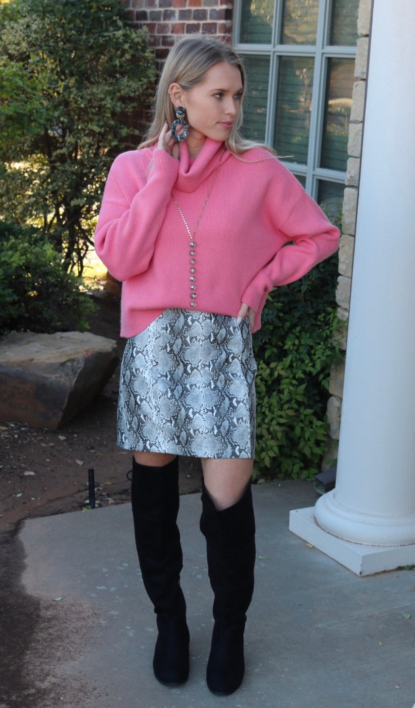 FOCUS TurtleNeck CropWaist Sweater Top