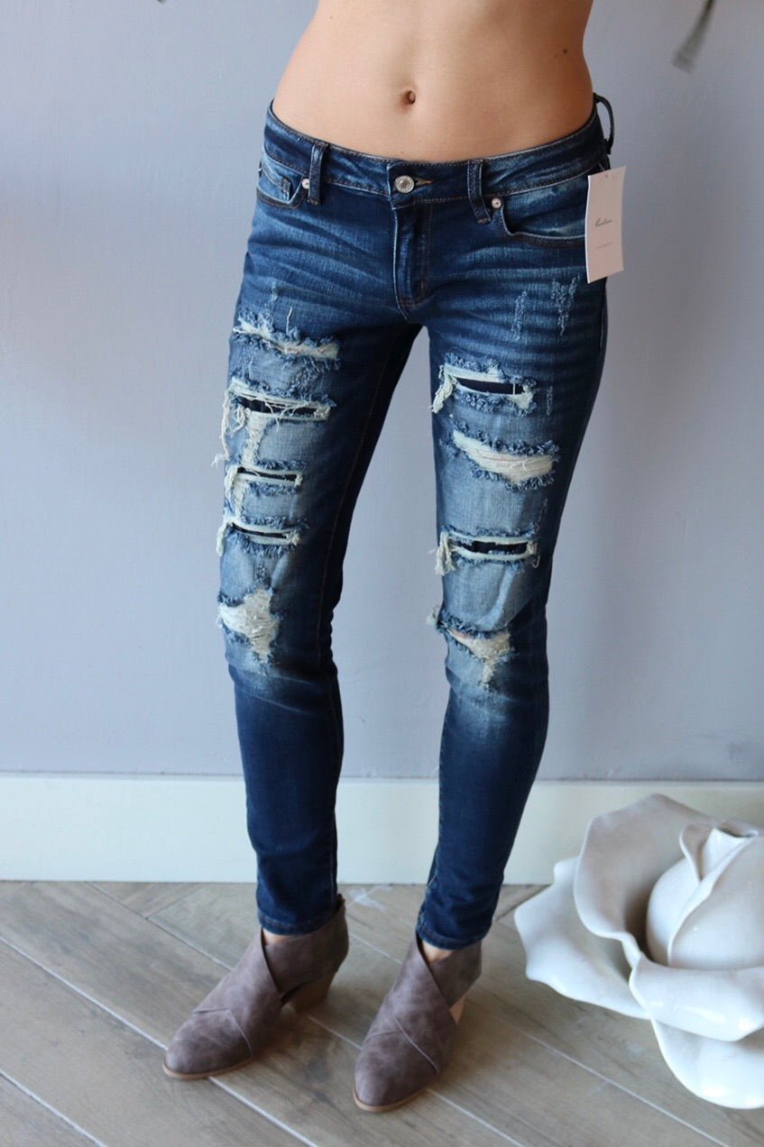 UNSTOPPABLE Fuse Distress MidRise Skinny Jean