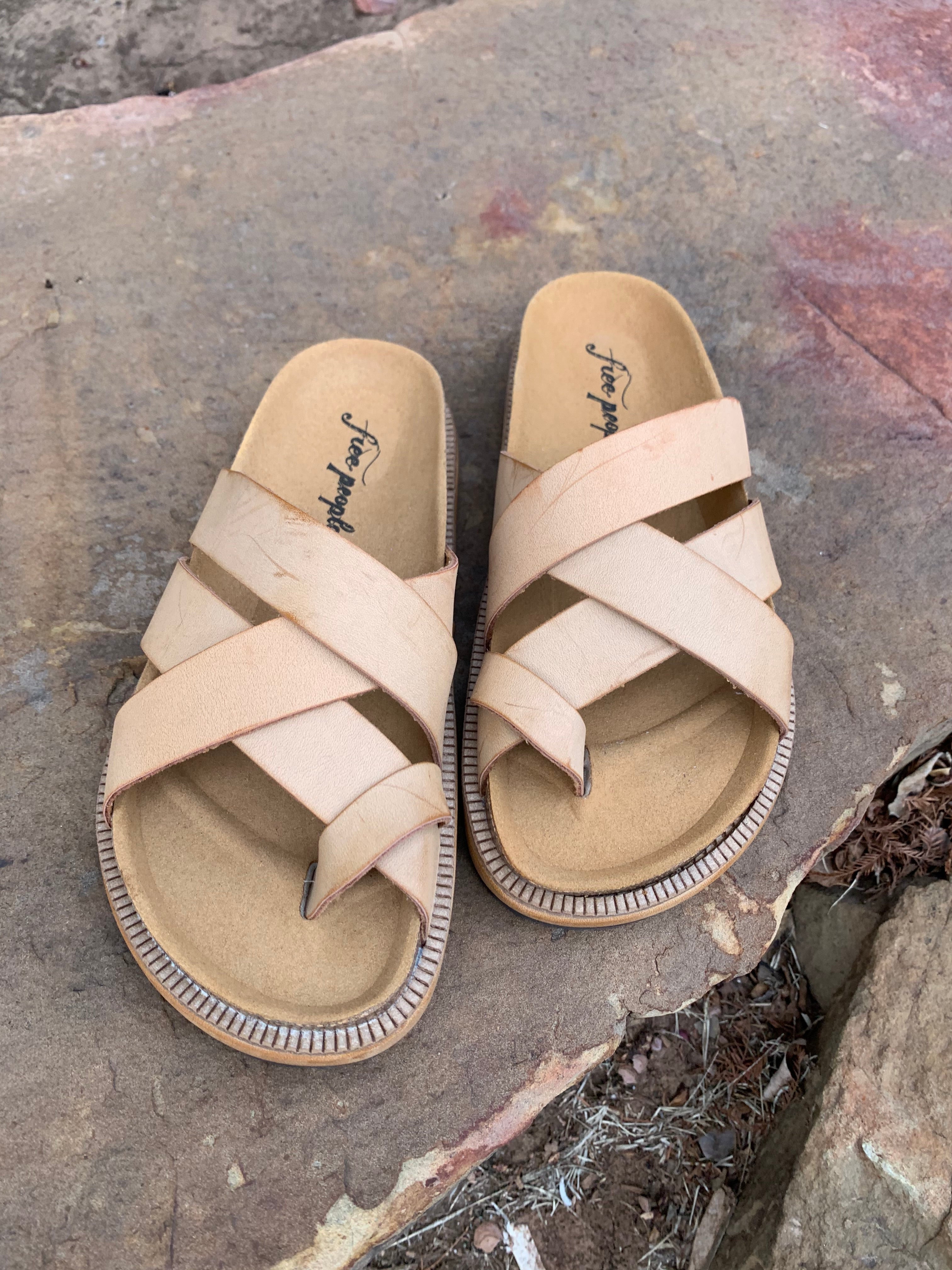 FREE PEOPLE Strappy VENTURA Contour FootBed Sandal