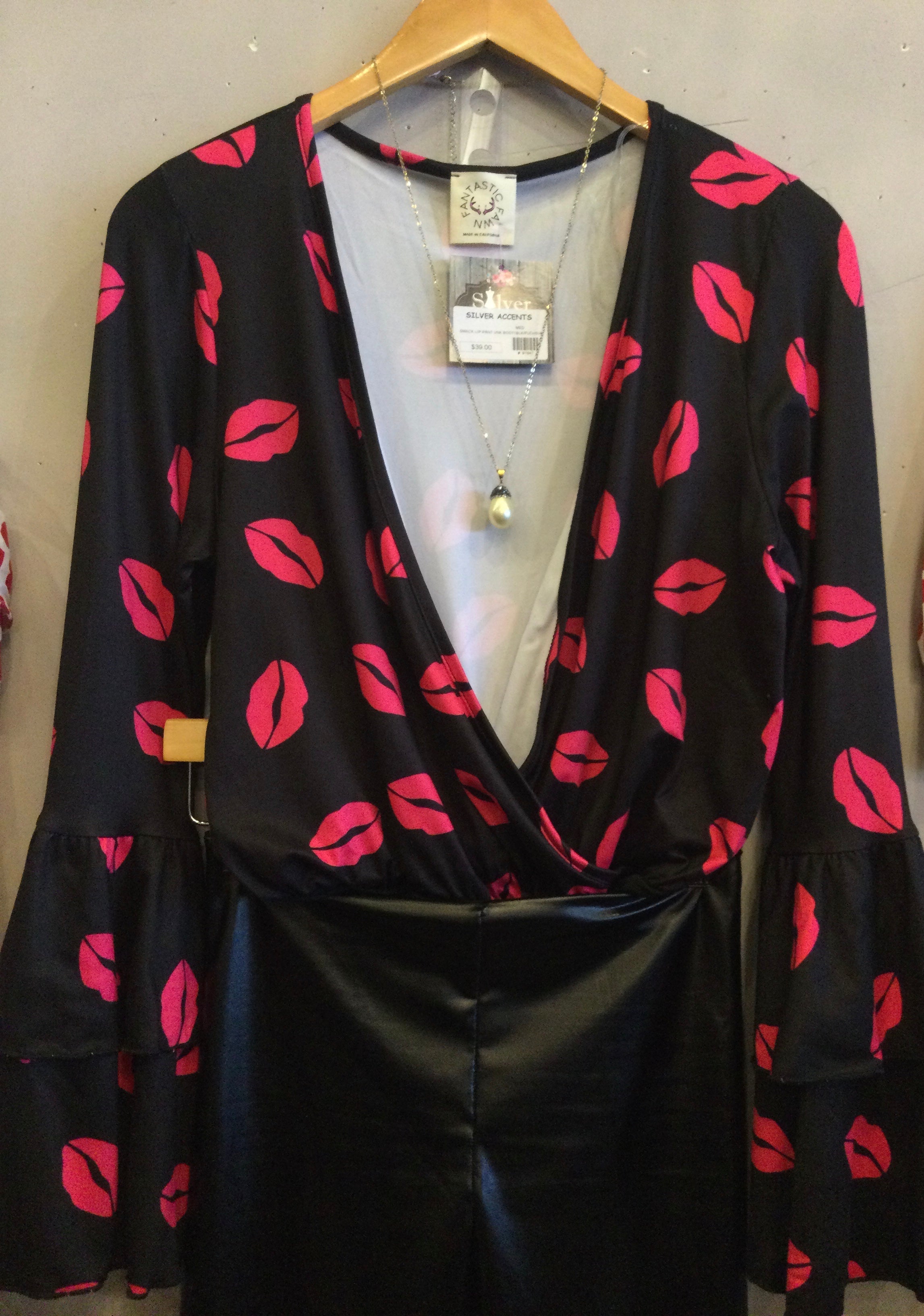 SMACK Lip~Print V~Neck Bodysuit