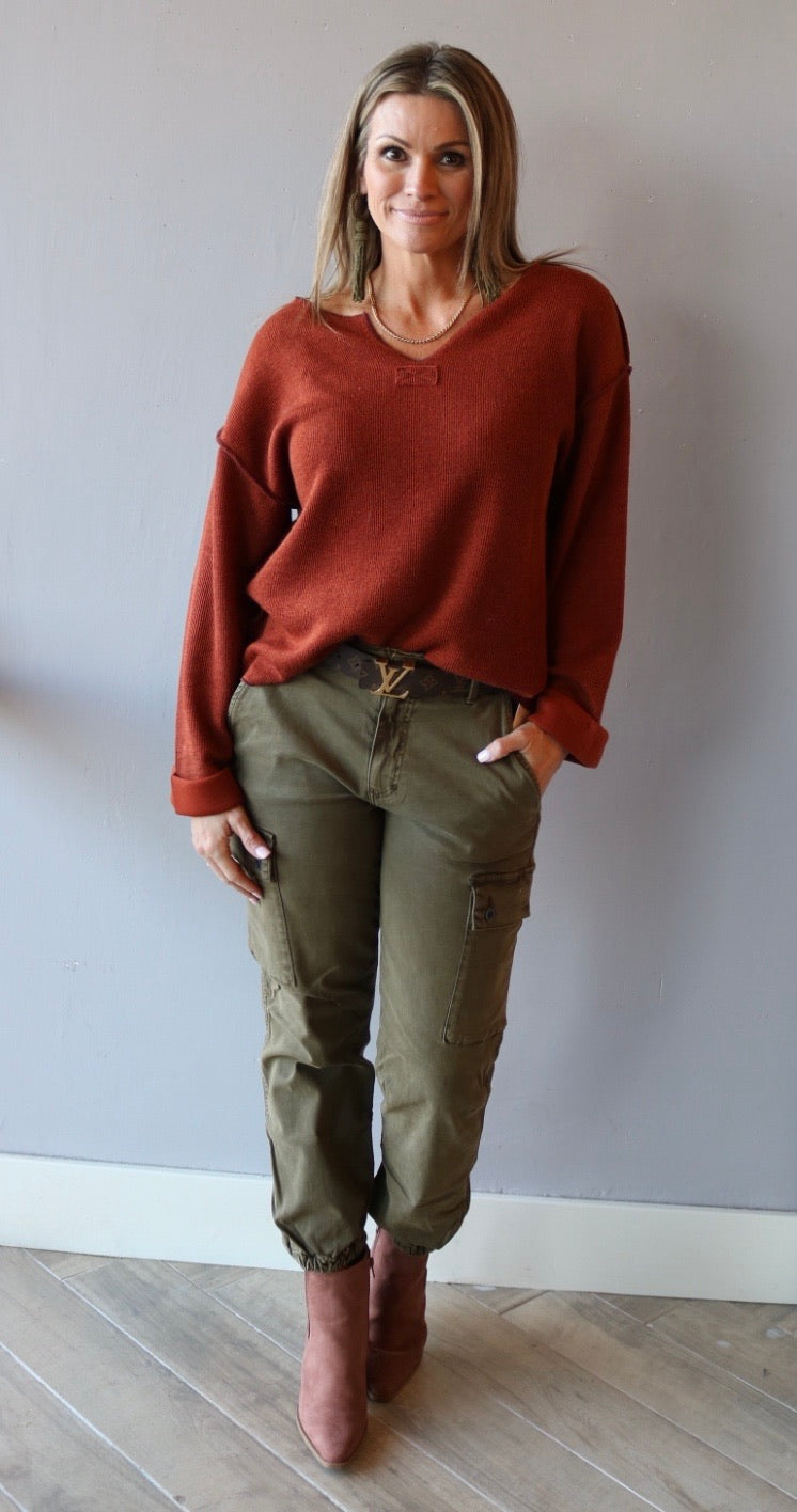 The Sang SURFACE NotchNeck WaistCrop LightWeight Sweater Top