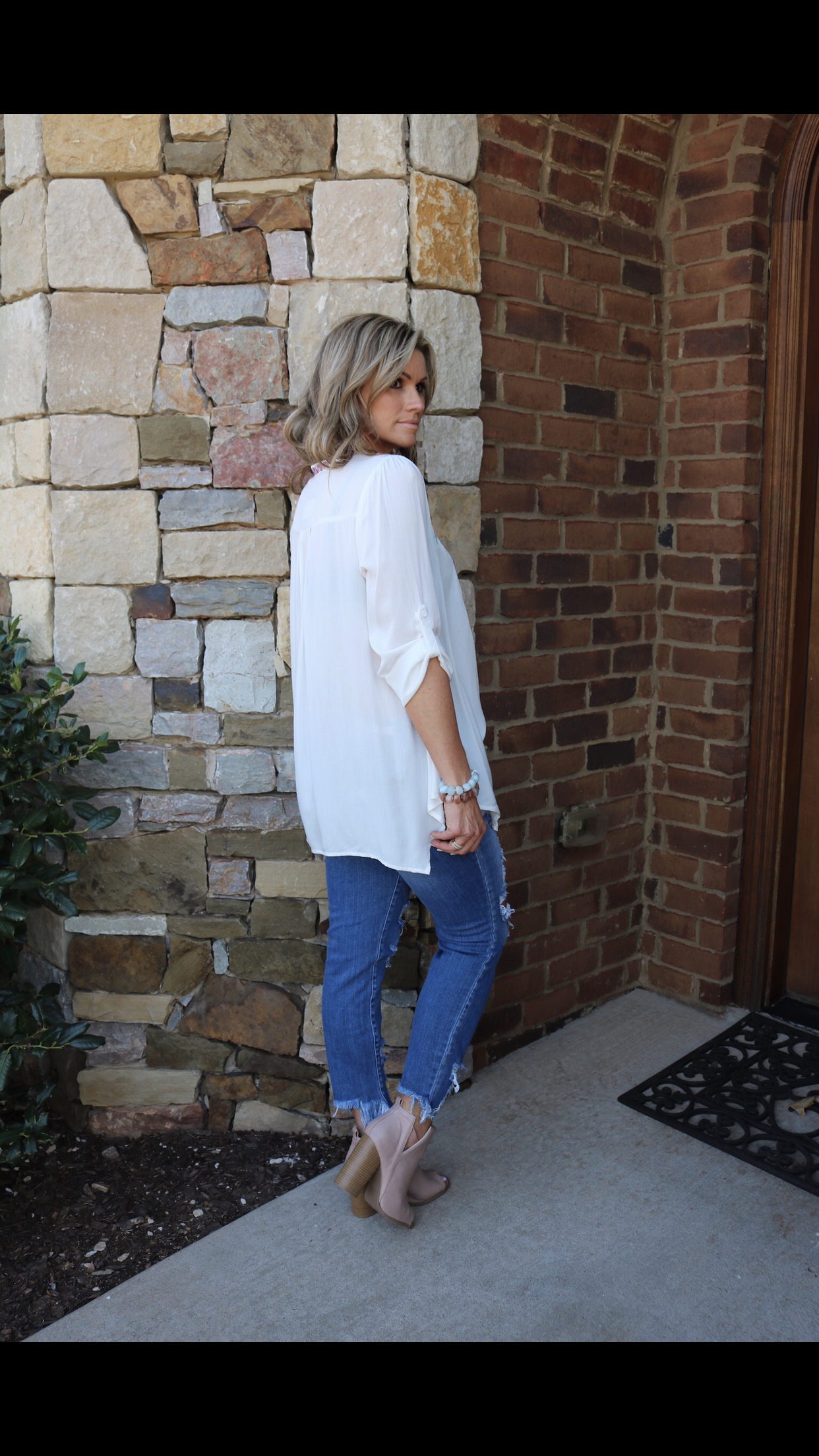 ISABELA Embroidered Floral V-Neck Henley RollSleeve Top