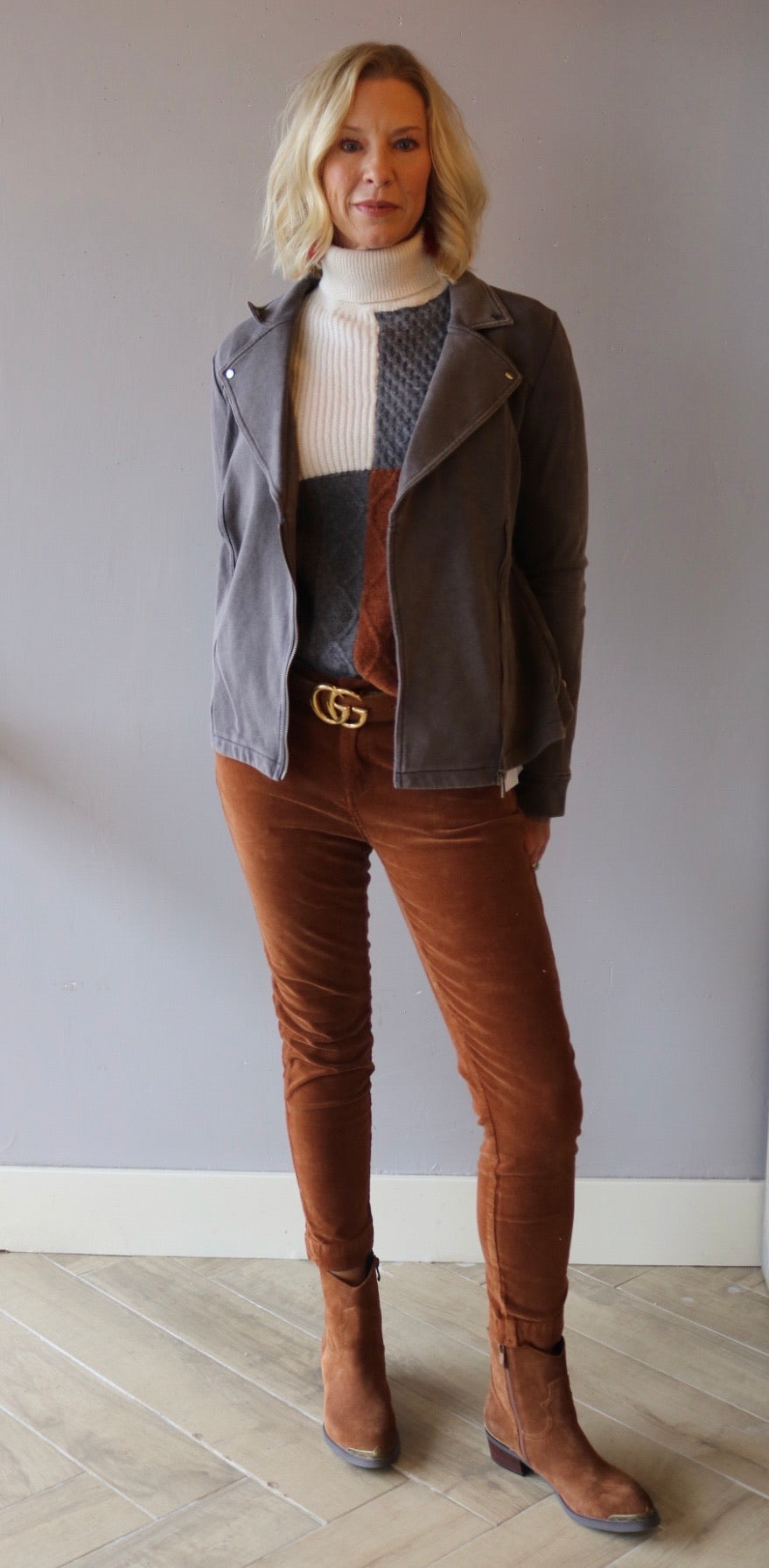 EMANATE ColorBlock CableKnit TurtleNeck Sweater Top