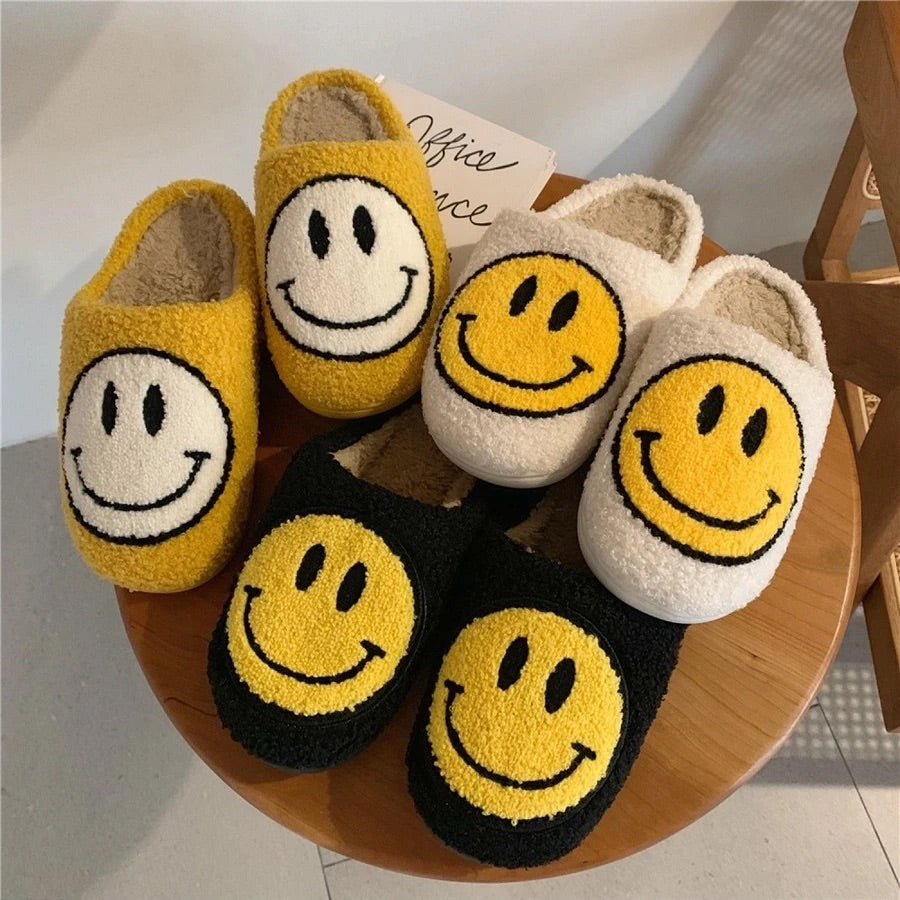 JUBILEE HAPPY FACE FUZZY SLIPPERS