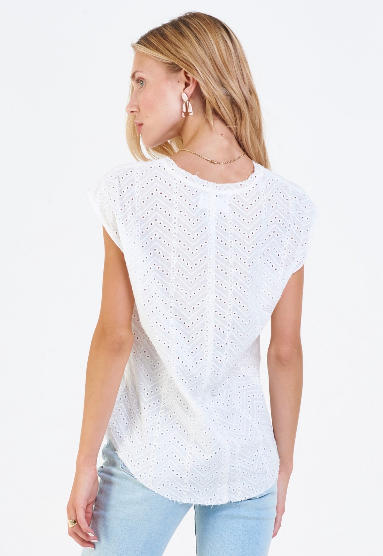 DEAR JOHN Eyelet YANIS Chevron V~Neck