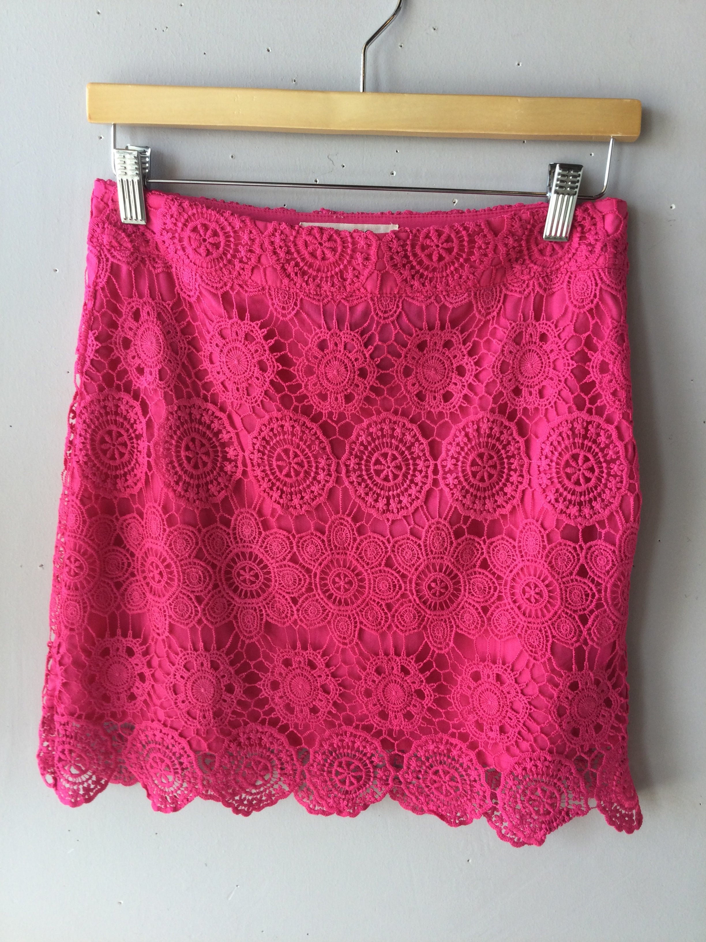 STRAY CROCHET LACE MINI SKIRT