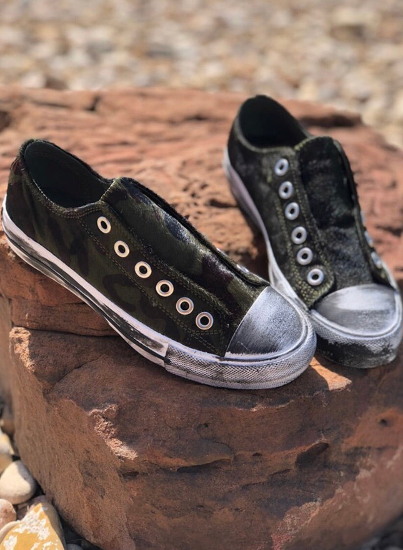 NAUGHTY MONKEY Vintage Distressed SHALOMAR Ponyhair Sneaker Shoe