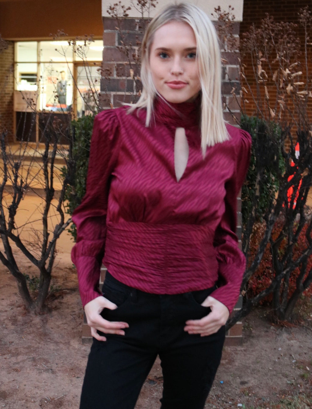 MOJAVE Cut~Out MockNeck Print Tie~Back Top