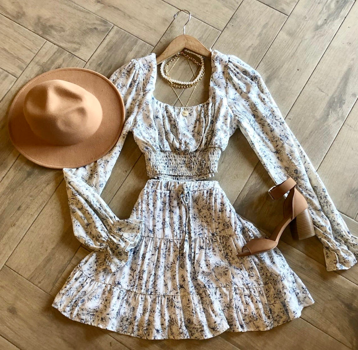AFFAIR Floral L/S Smock Crop Top