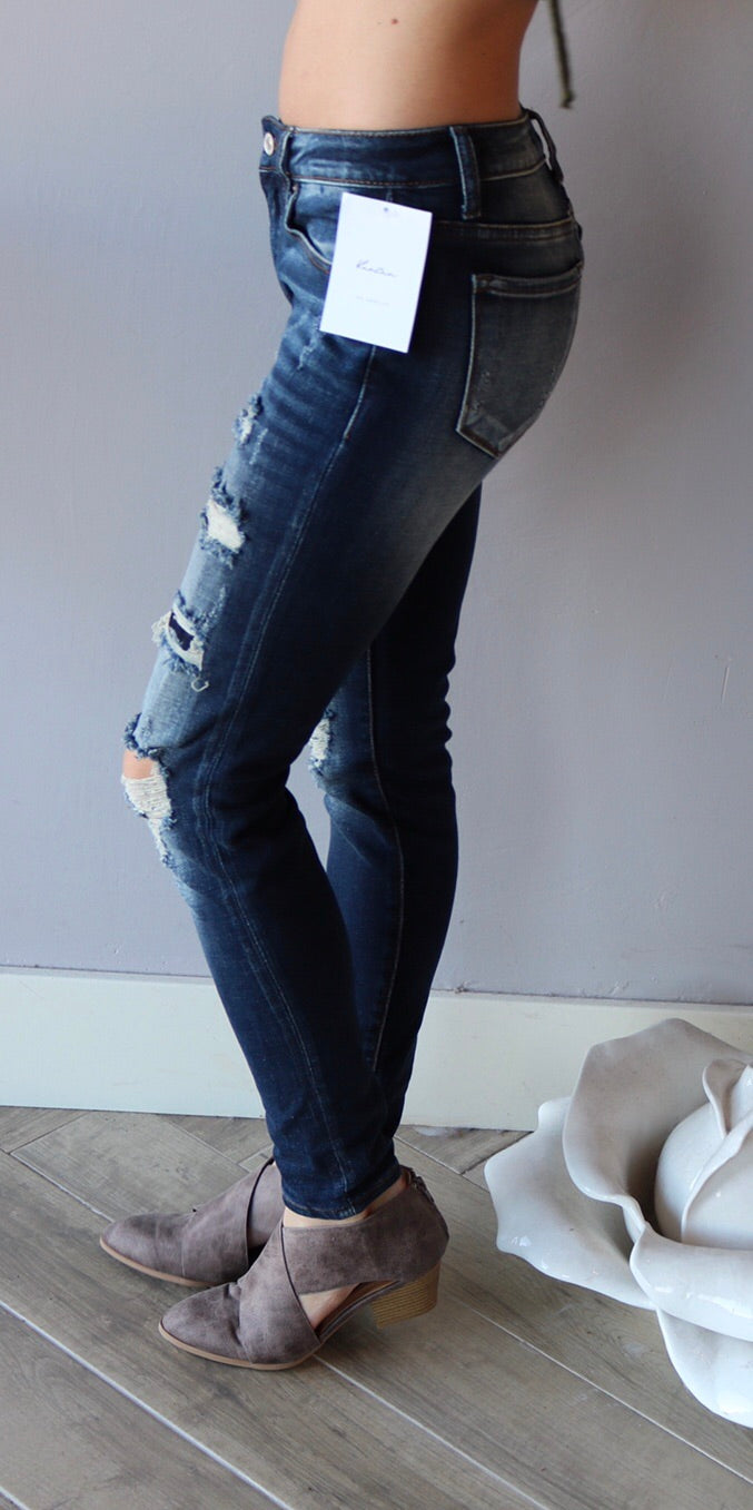 UNSTOPPABLE Fuse Distress MidRise Skinny Jean