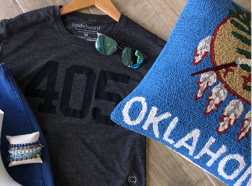 CODE WORD Waist Crop Graphic Tee