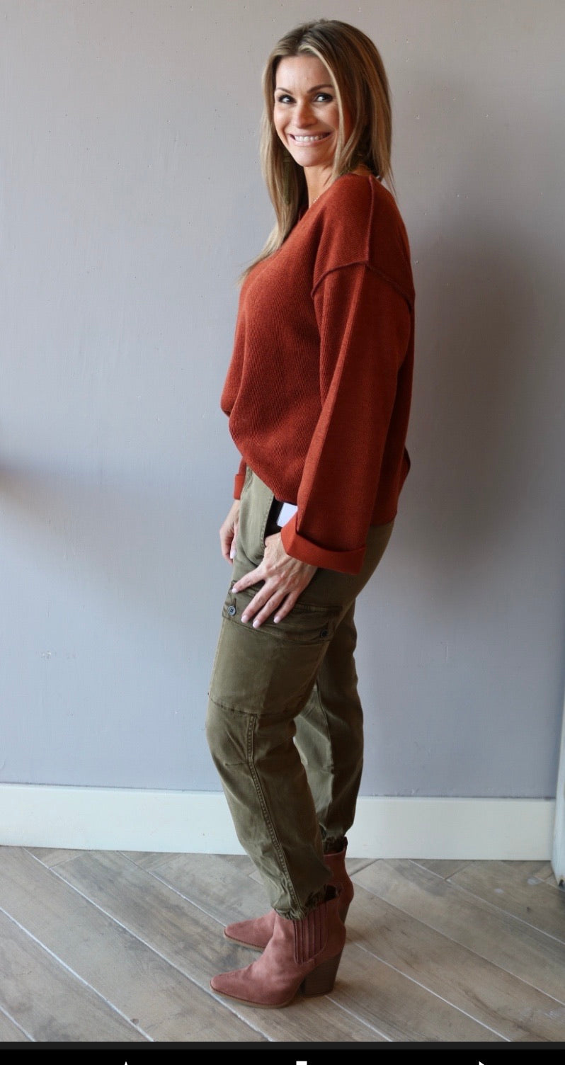 The Sang SURFACE NotchNeck WaistCrop LightWeight Sweater Top