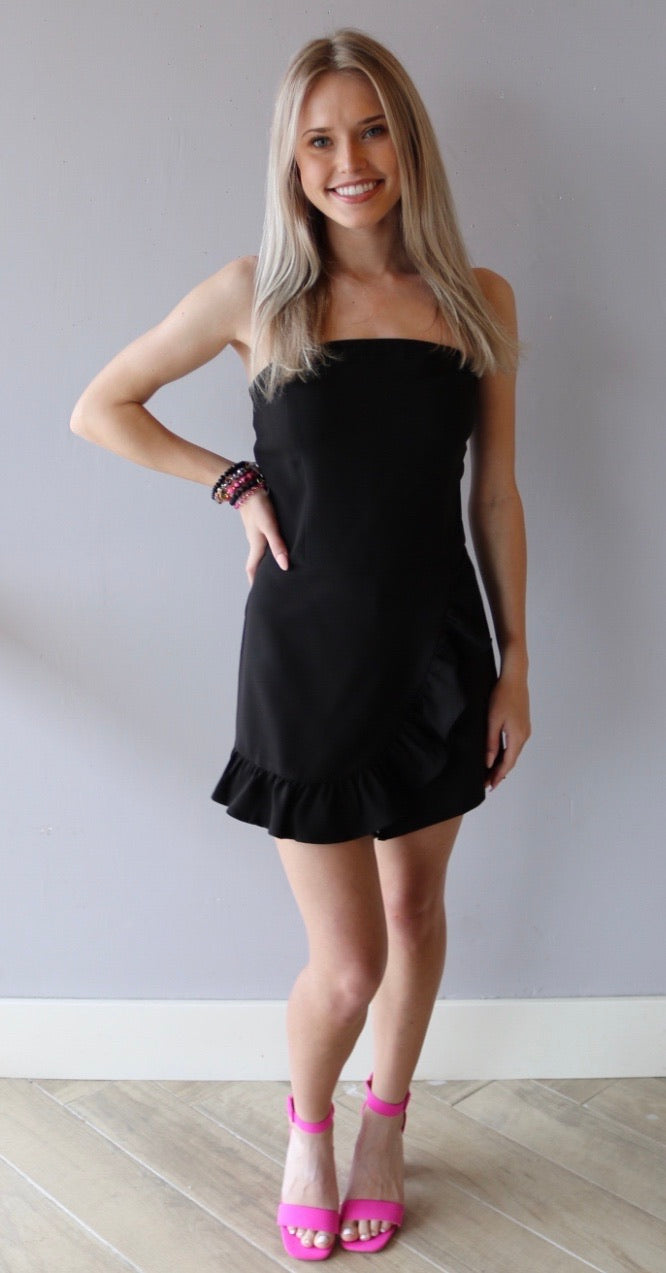 ECHOES Strapless RuffleSkort Short Romper