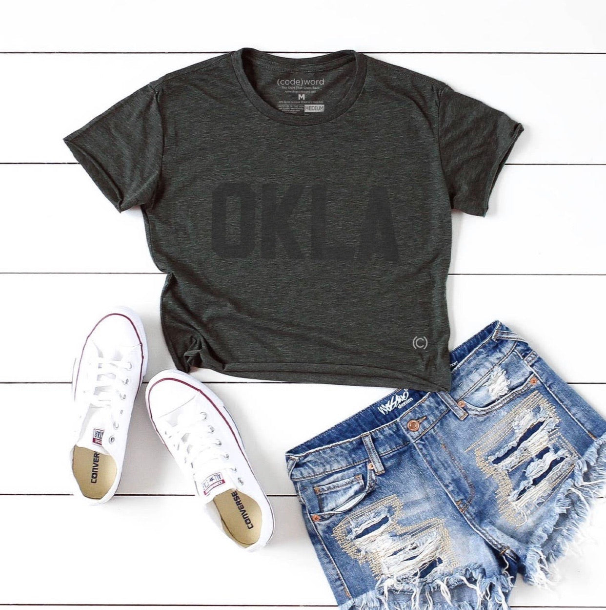 CODE WORD Waist Crop Graphic Tee