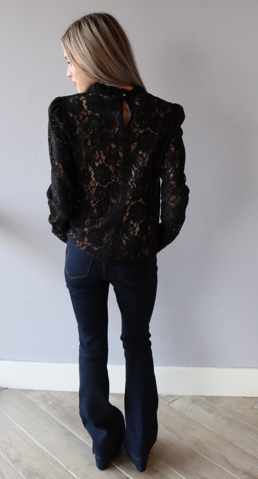 Mittoshop ARTFUL Lace Gathered MockNeck PuffSleeve Top