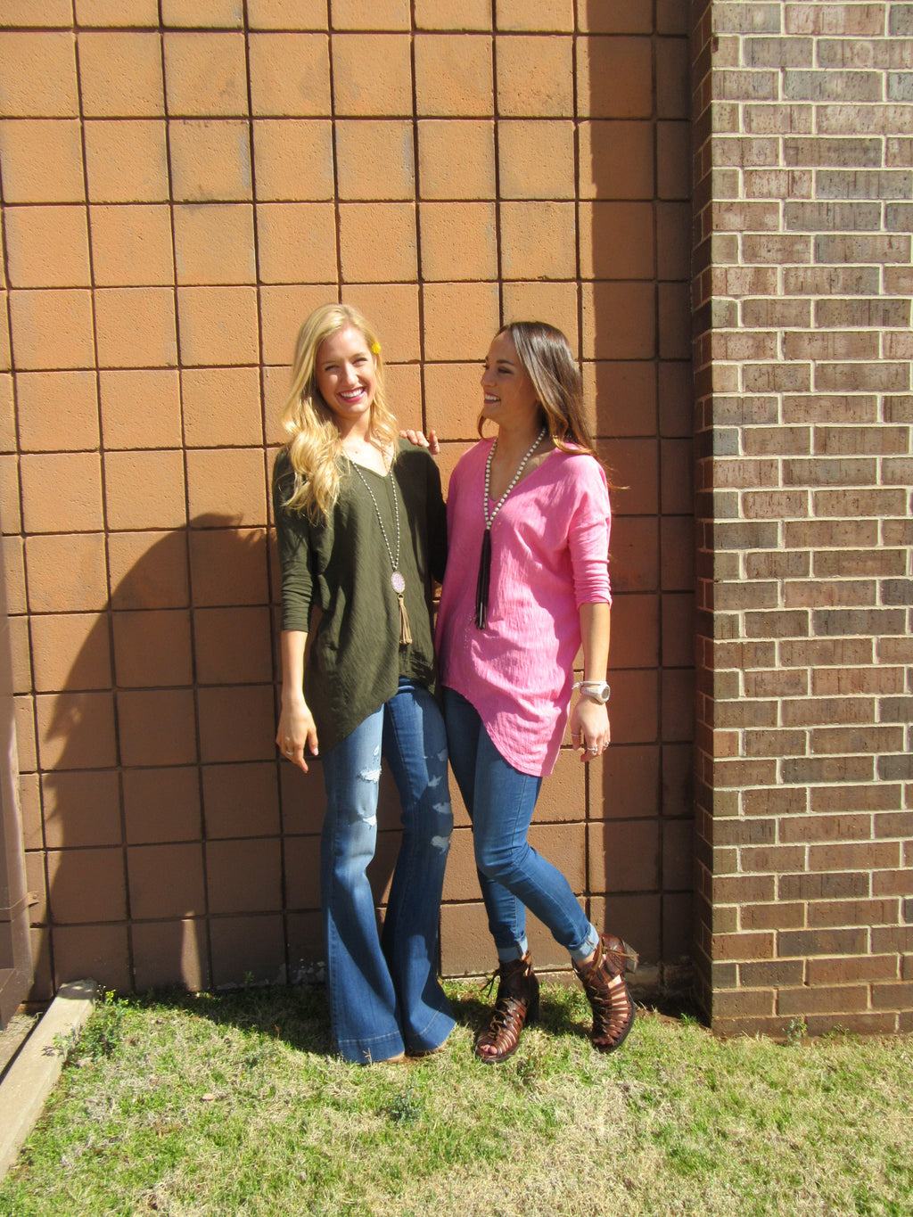 BOBI 3/4 Sleeve WALK ON THE BEACH Slub HiLo V-Neck Tunic Top