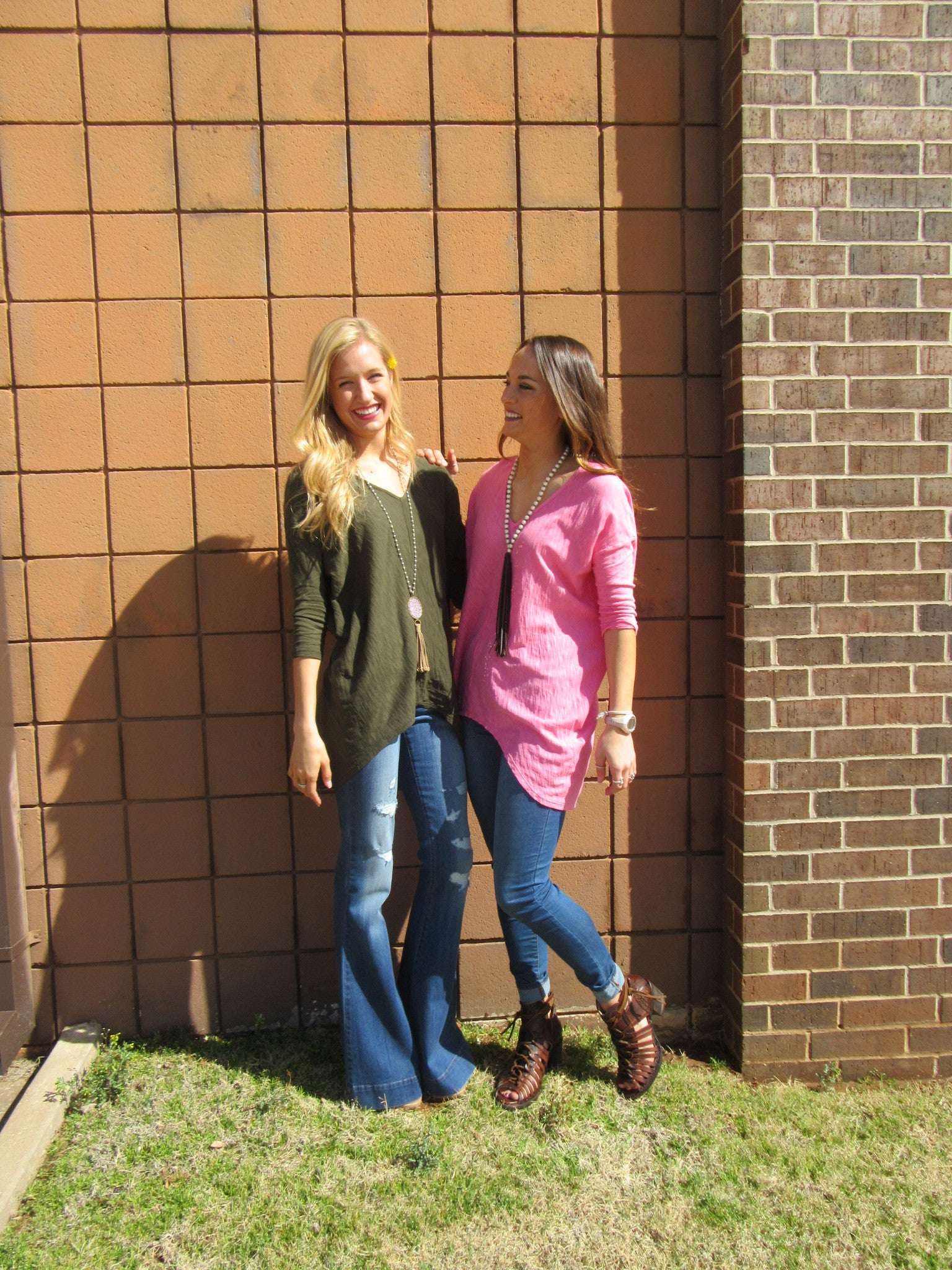 BOBI 3/4 Sleeve WALK ON THE BEACH Slub HiLo V-Neck Tunic Top