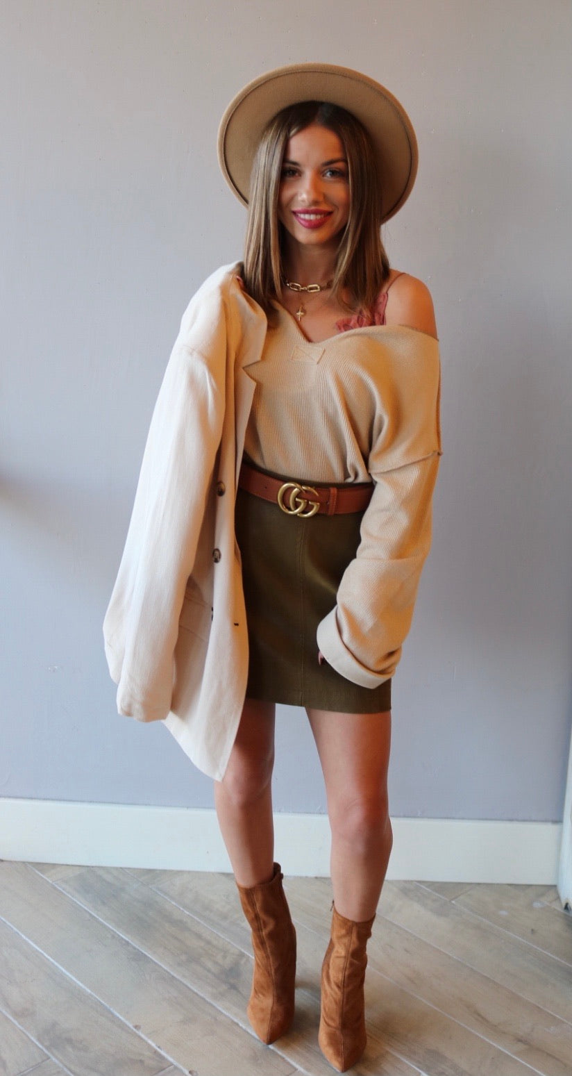 The Sang SURFACE NotchNeck WaistCrop LightWeight Sweater Top