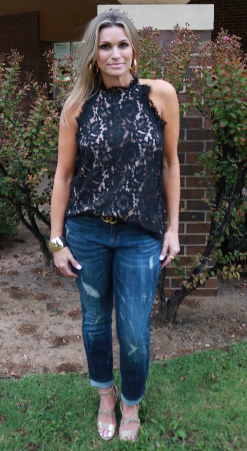 ee:some VISION Lace HiNeck RoundHem Tank Top