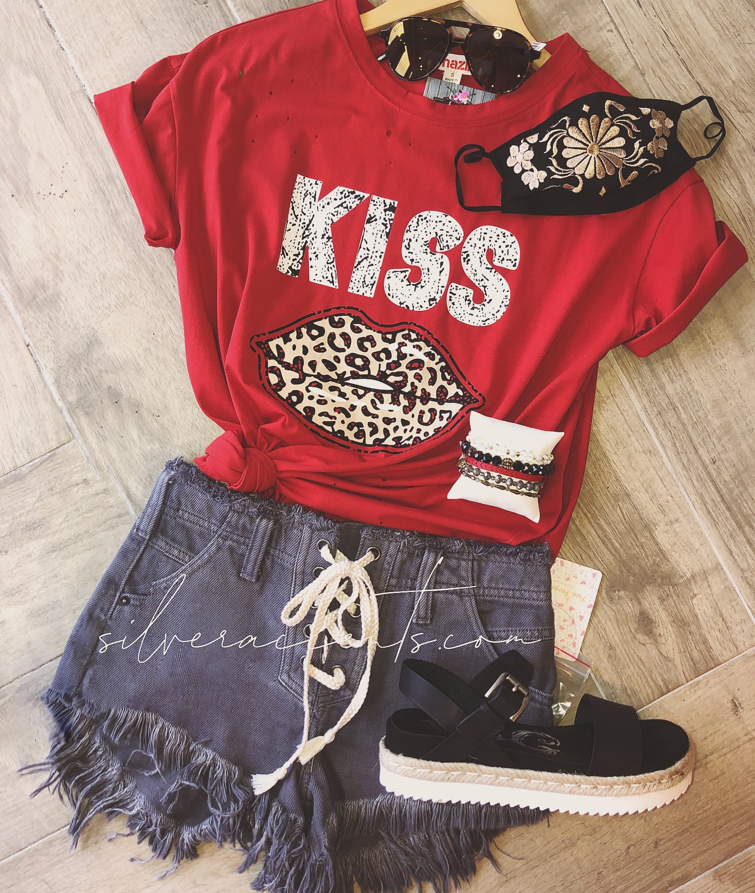 Mazik KISS Leopard Lips Distressed Tee Top