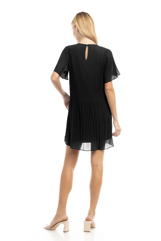 CHOSEN Pleated ShortSleeve Dress