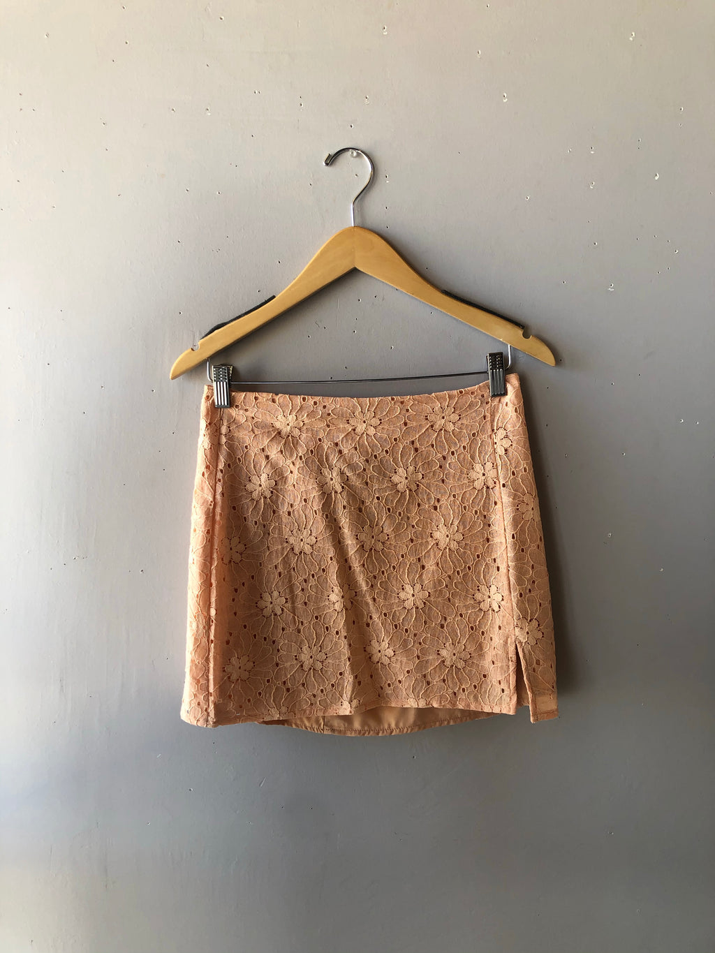 STEP BACK Eyelet Lace Slit MINI Skirt