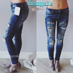 UNSTOPPABLE Fuse Distress MidRise Skinny Jean