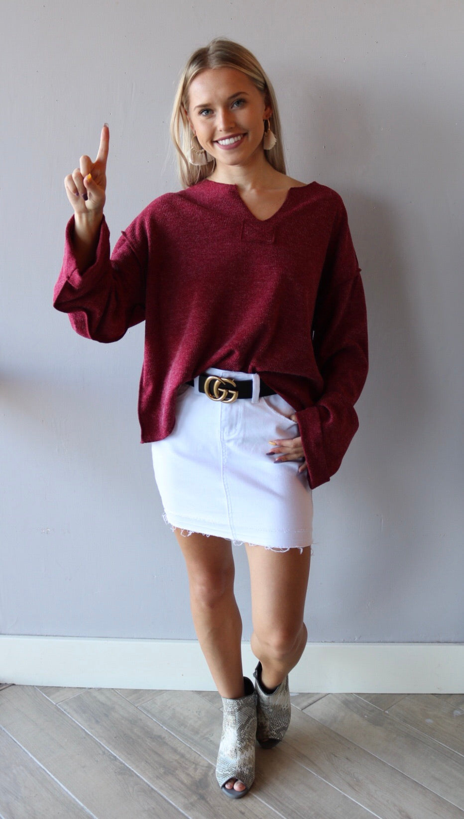 The Sang SURFACE NotchNeck WaistCrop LightWeight Sweater Top