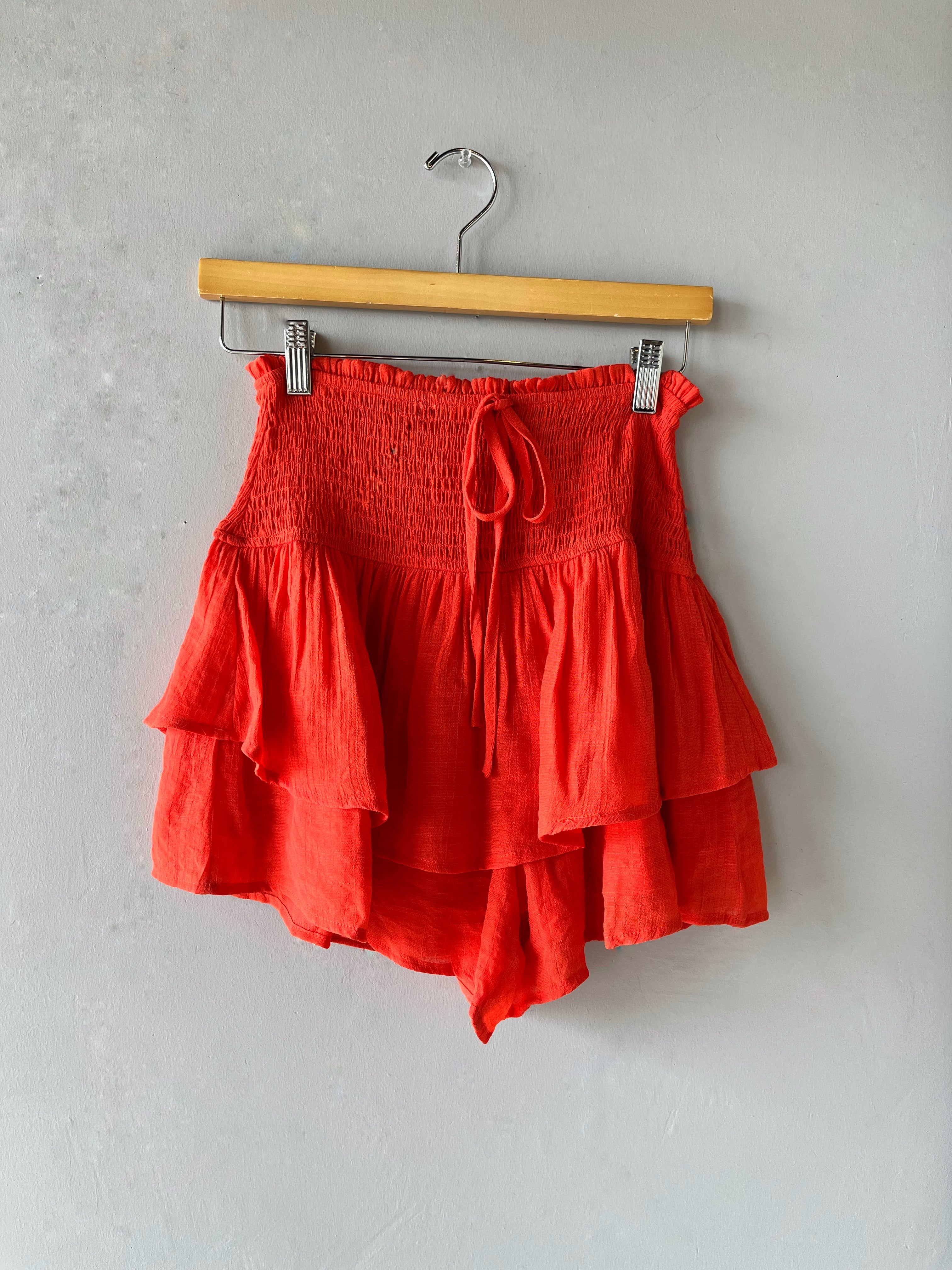 BATTLE Tiered Ruffle Smocked Waist Skort