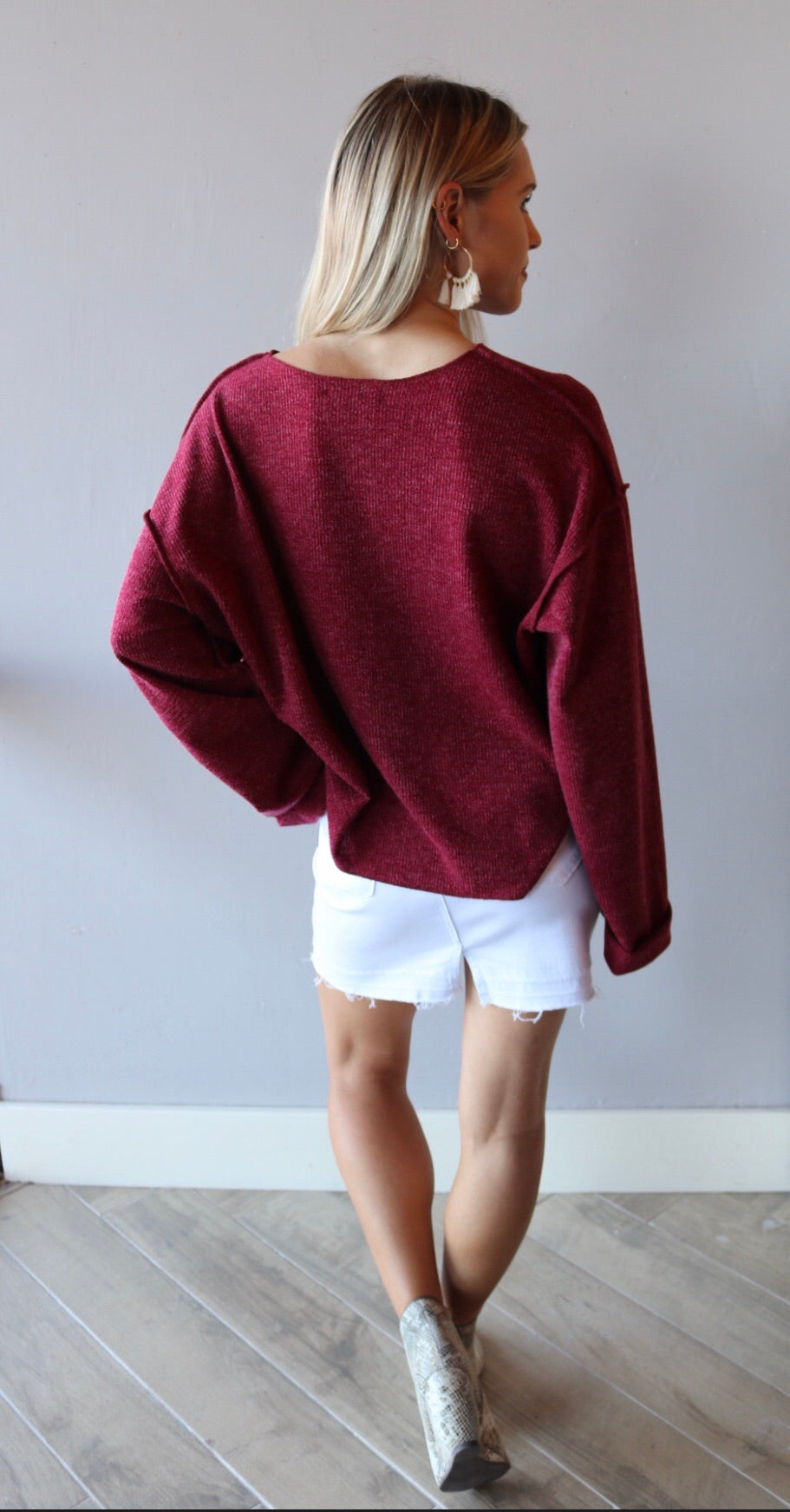 The Sang SURFACE NotchNeck WaistCrop LightWeight Sweater Top