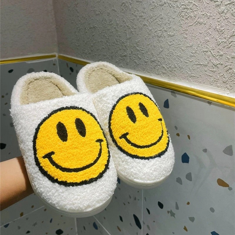JUBILEE HAPPY FACE FUZZY SLIPPERS