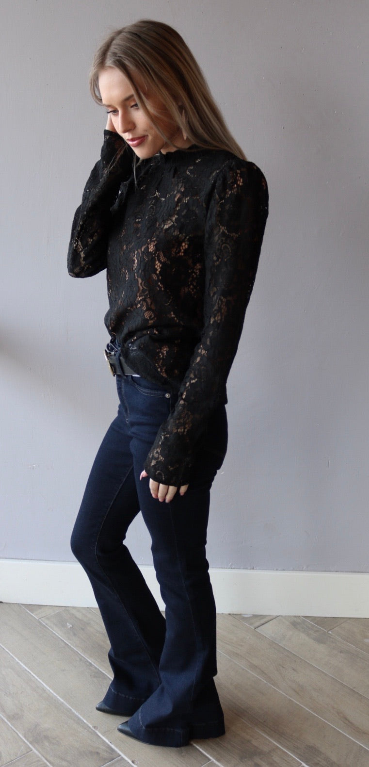 Mittoshop ARTFUL Lace Gathered MockNeck PuffSleeve Top