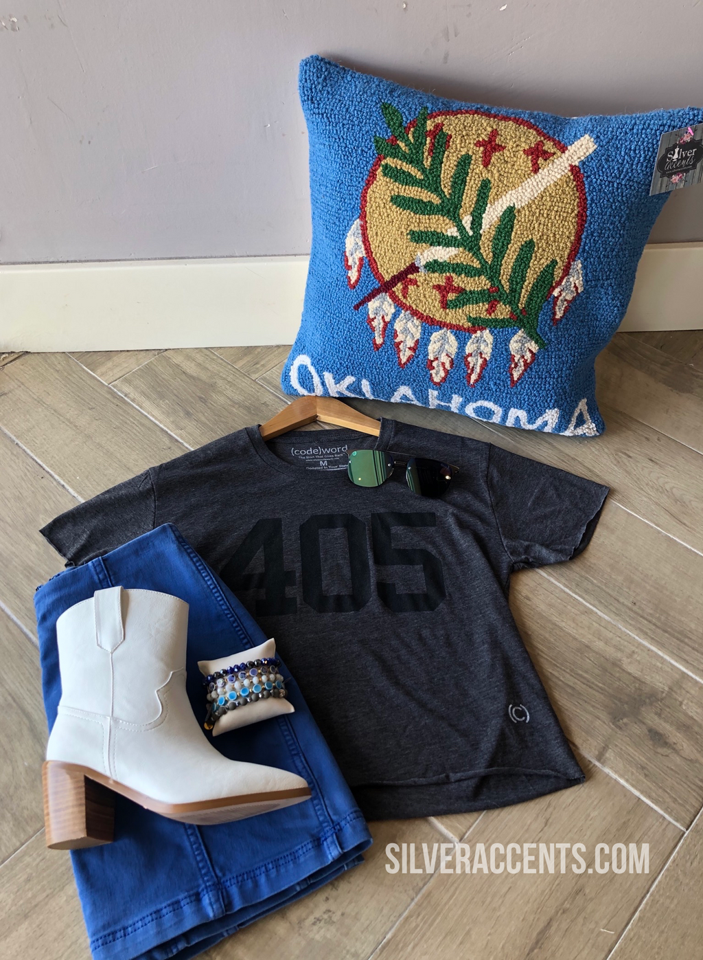 CODE WORD Waist Crop Graphic Tee