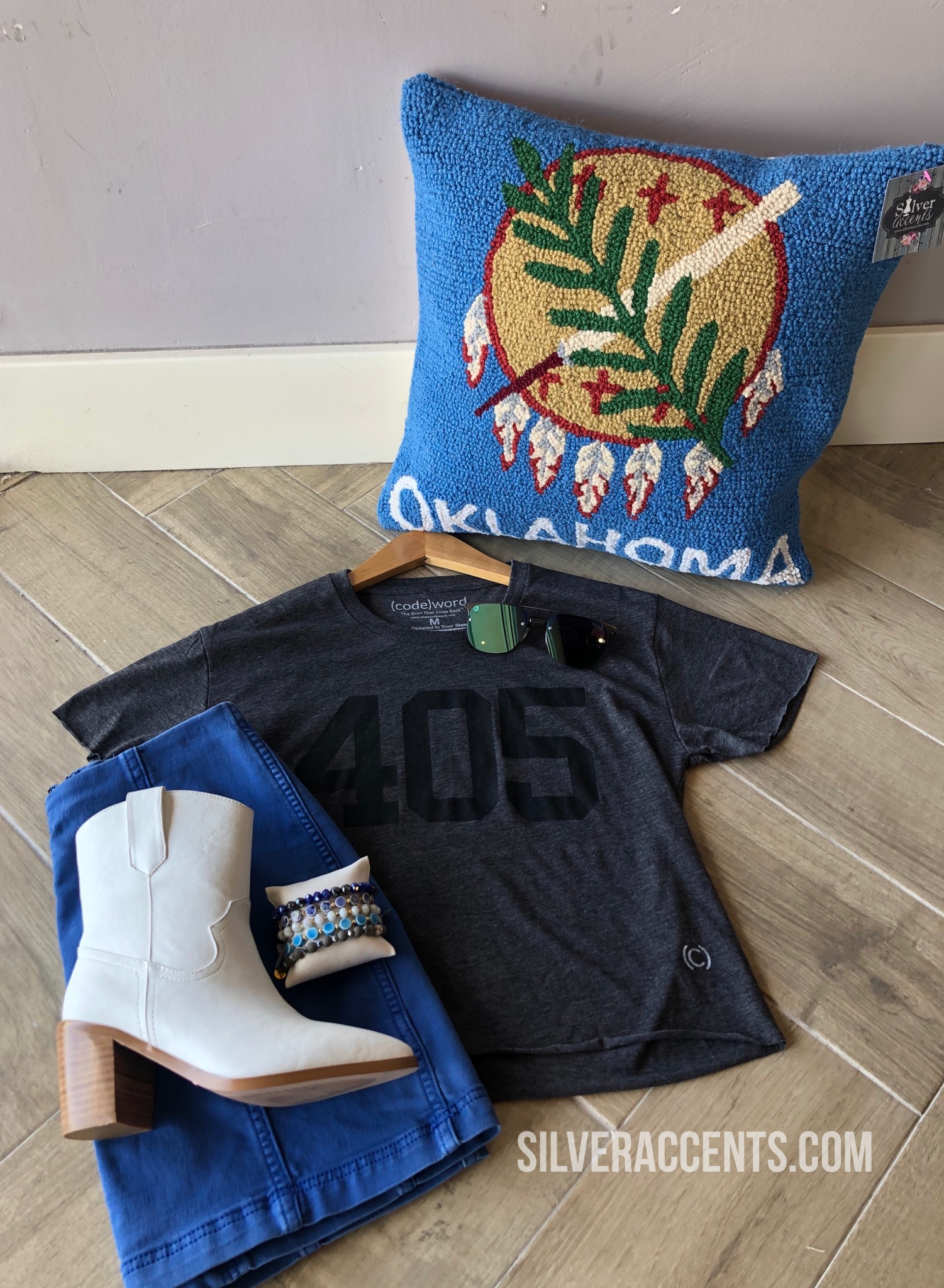 CODE WORD Waist Crop Graphic Tee