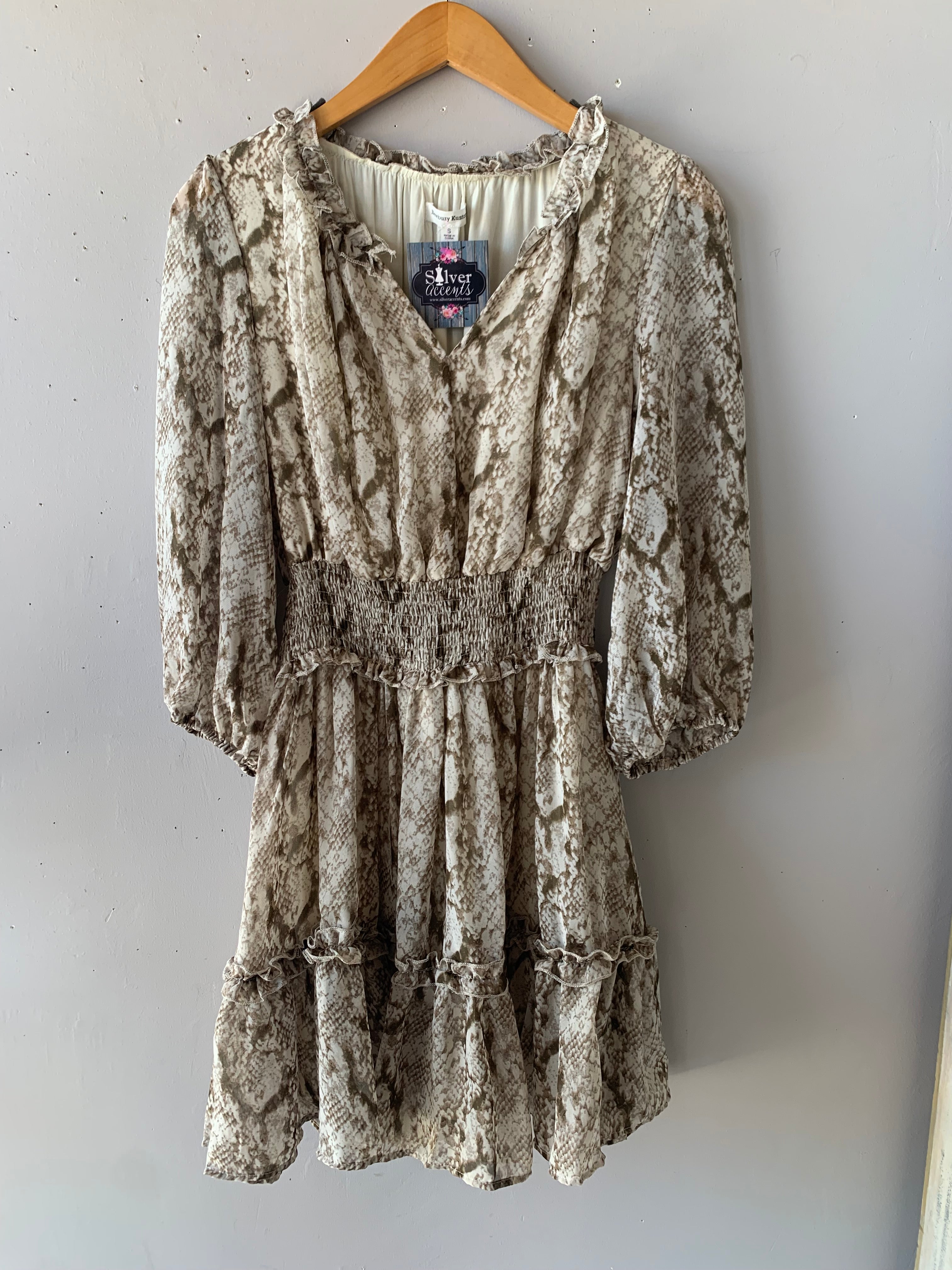 ALLEVIATE Python Smock~Waist Dress