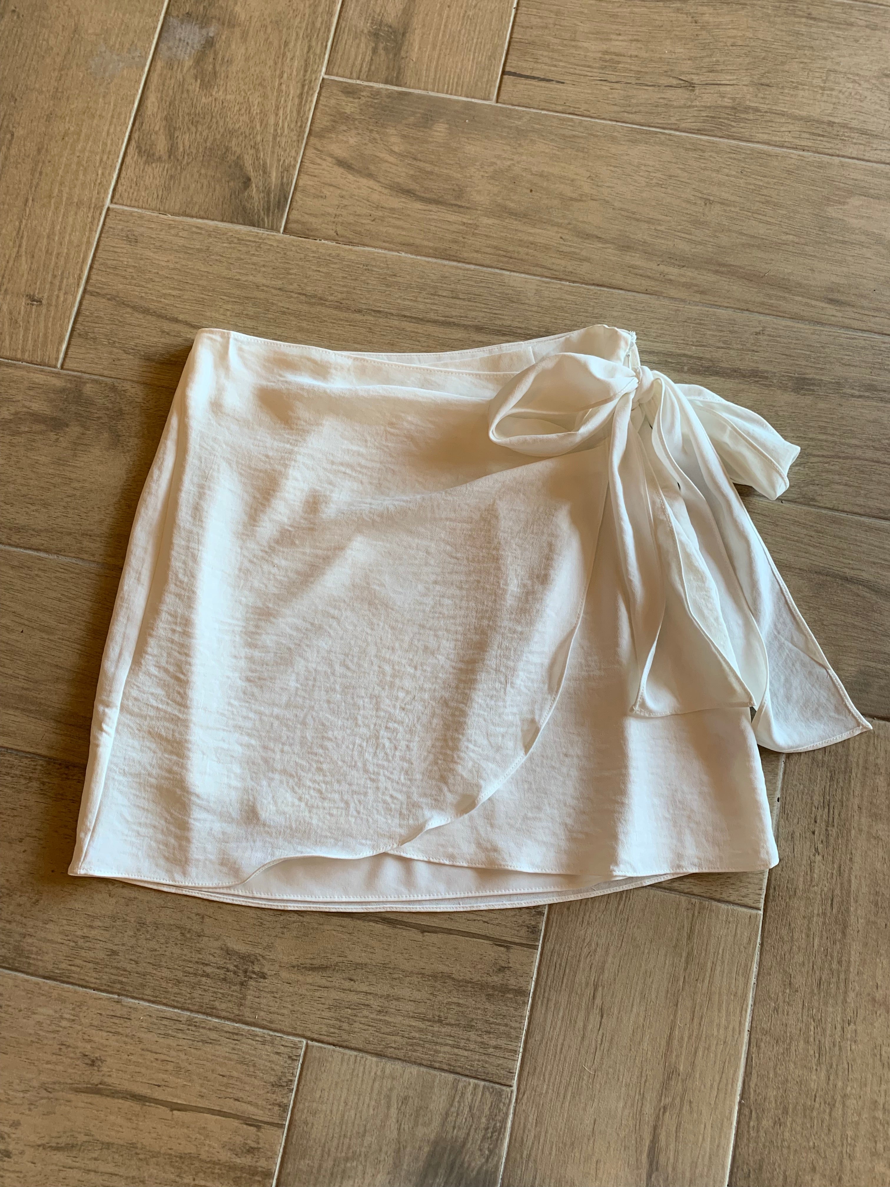 SHOWCASE Wrap Tie Waist Skirt