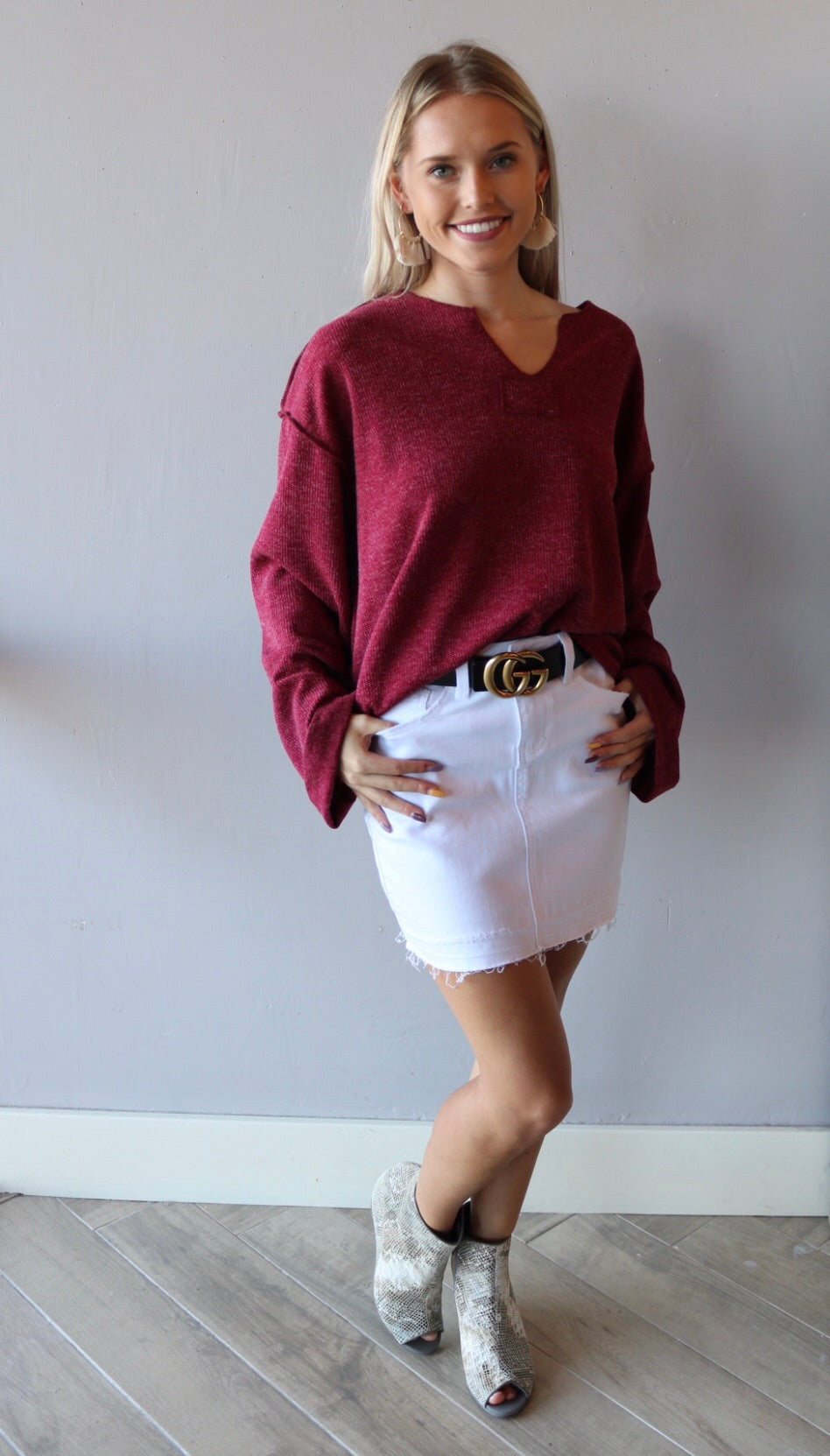 The Sang SURFACE NotchNeck WaistCrop LightWeight Sweater Top