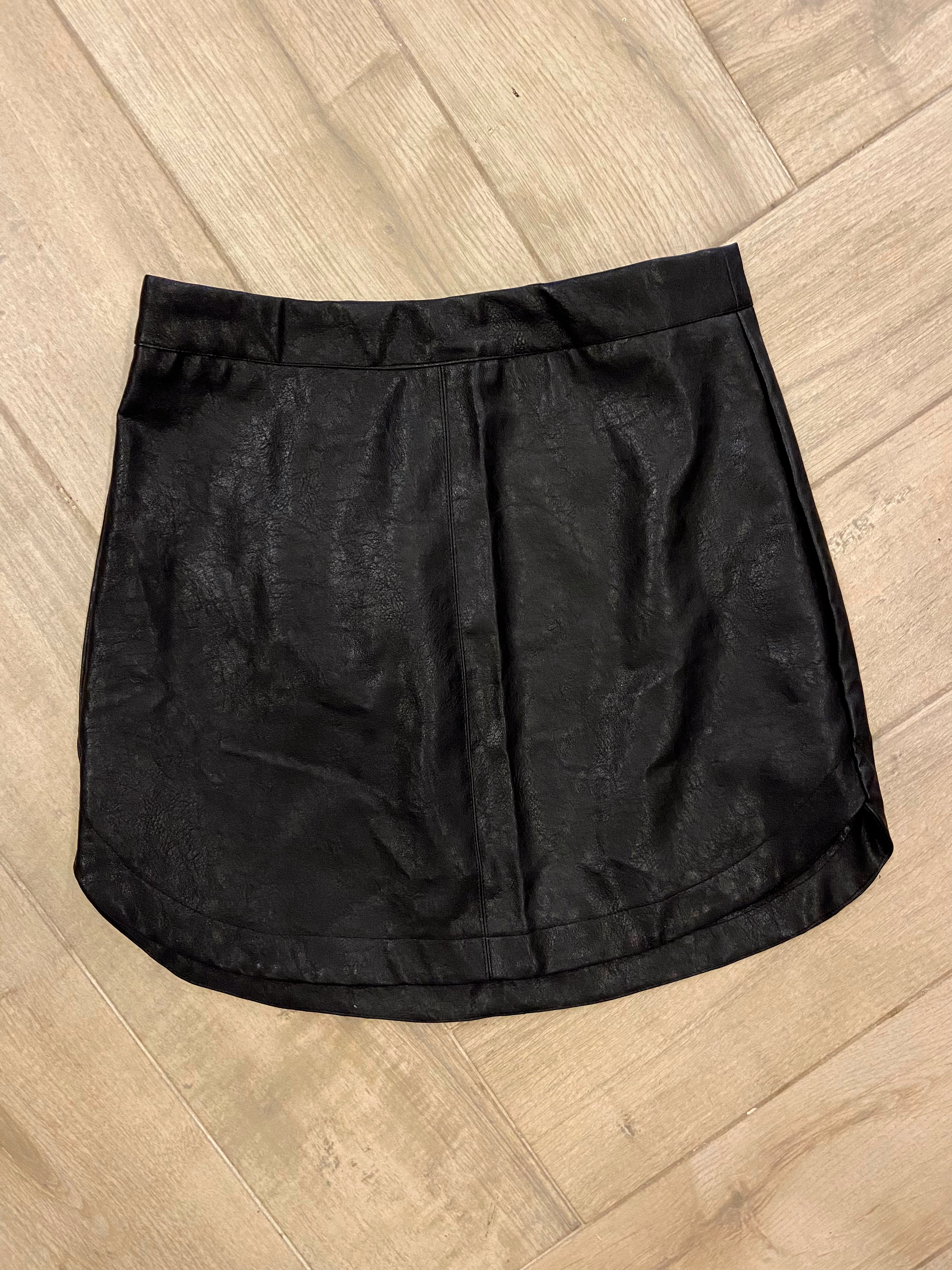 Mittoshop SENSATIONS VeganLeather ScoopHem Skirt