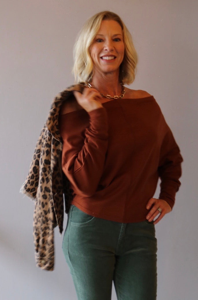 CARAT Off~Shoulder DolmanSleeve Knit Top