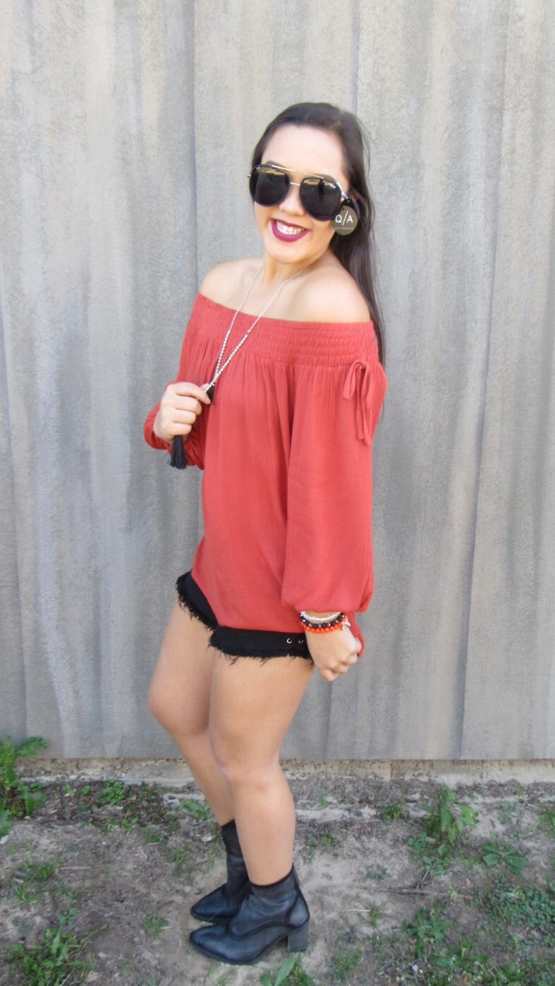 EDMON LOW Smocked OffShoulder Gauze Top