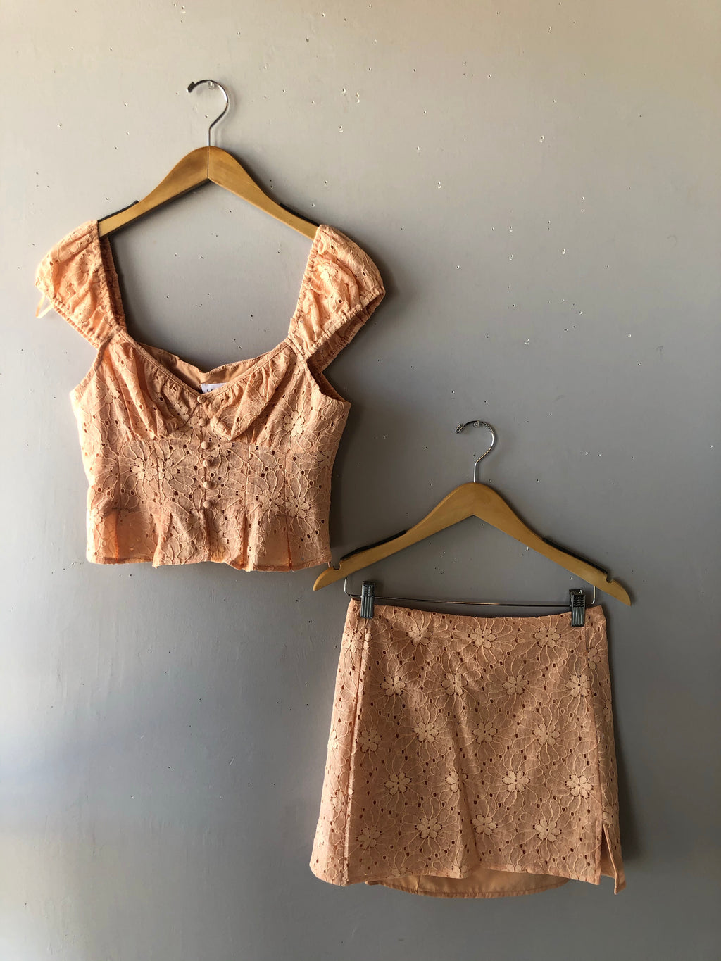 STEP BACK Eyelet Lace Slit MINI Skirt