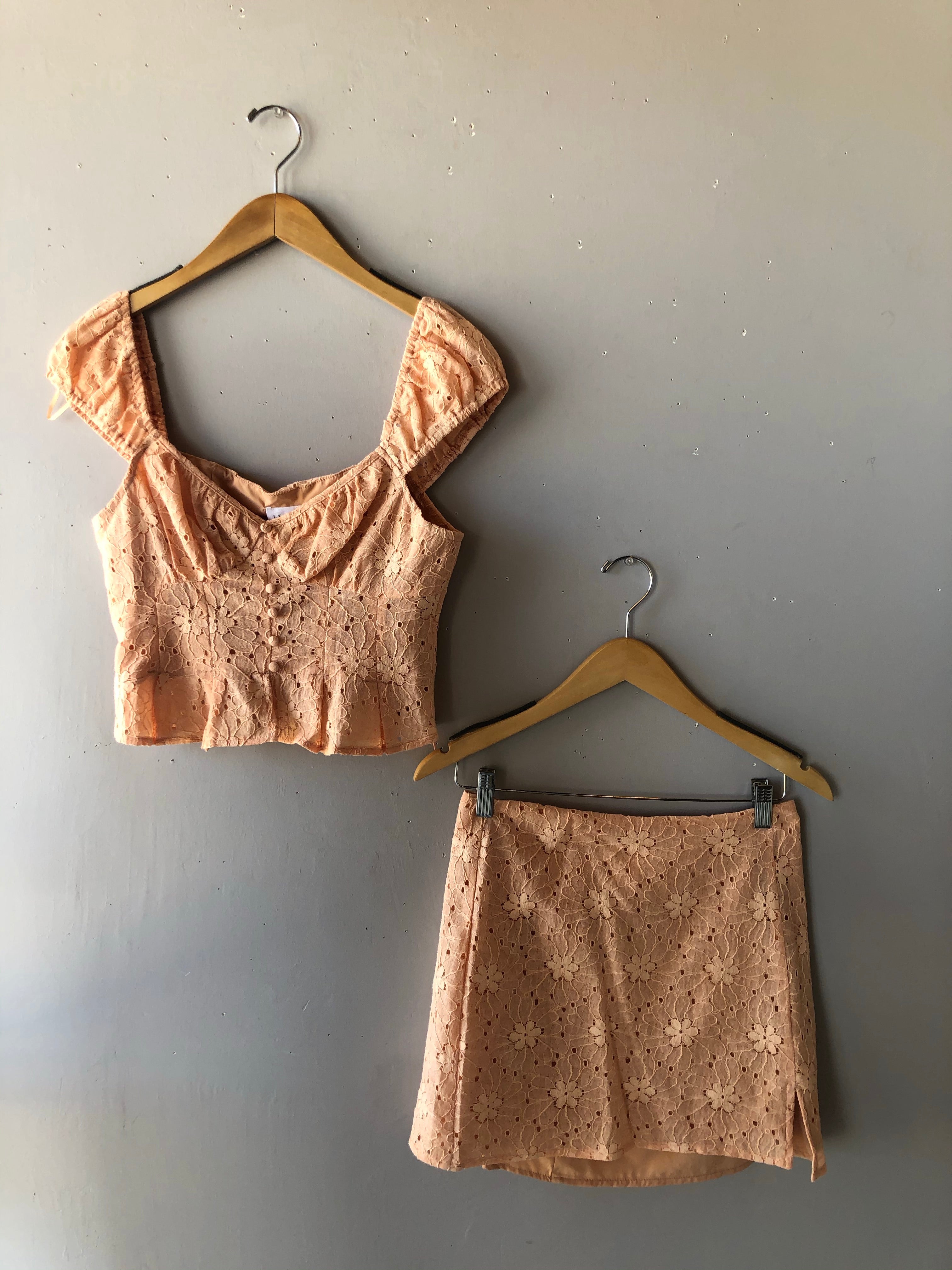 STEP BACK Eyelet Lace Slit MINI Skirt