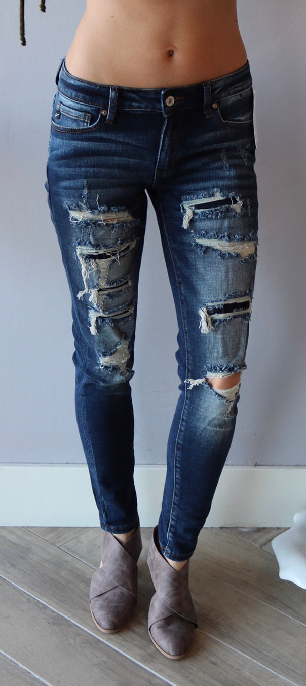 UNSTOPPABLE Fuse Distress MidRise Skinny Jean