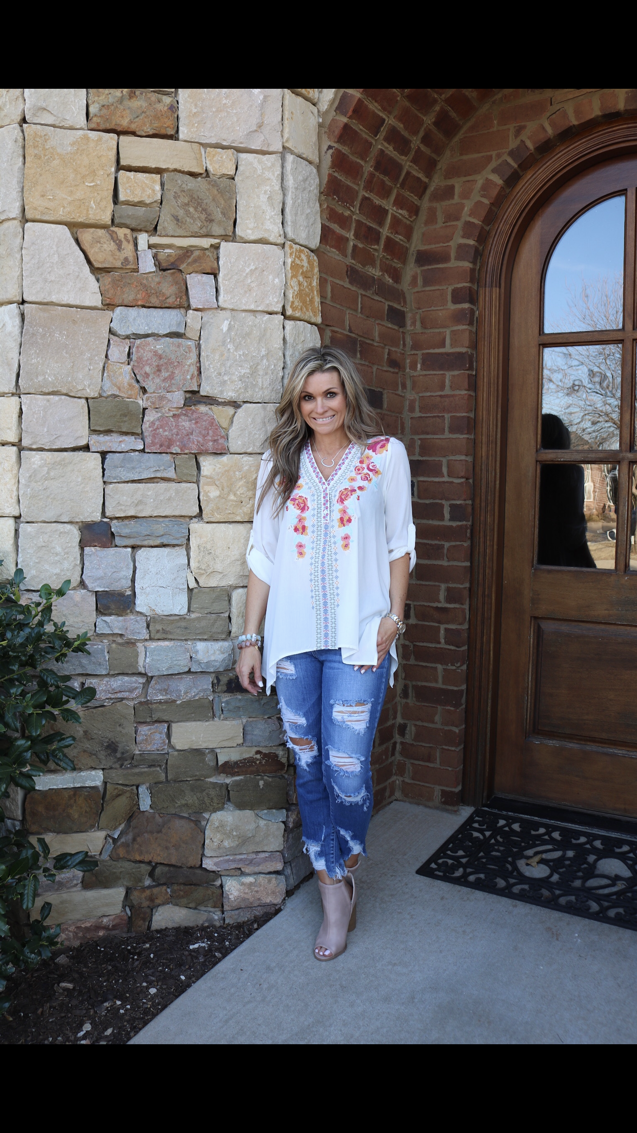 ISABELA Embroidered Floral V-Neck Henley RollSleeve Top