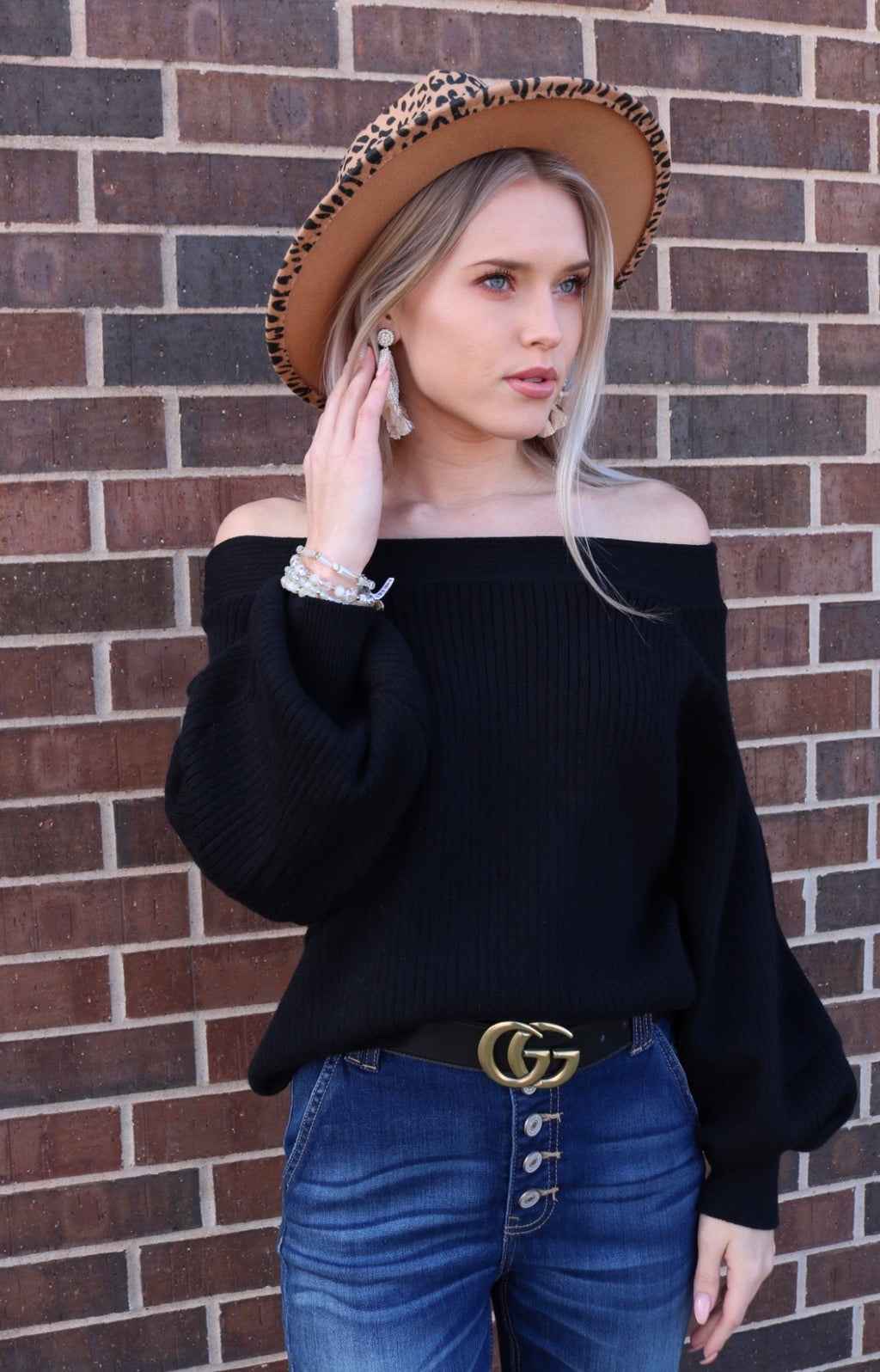 STELLAR OffShoulder BlousonSleeve RibKnit Top