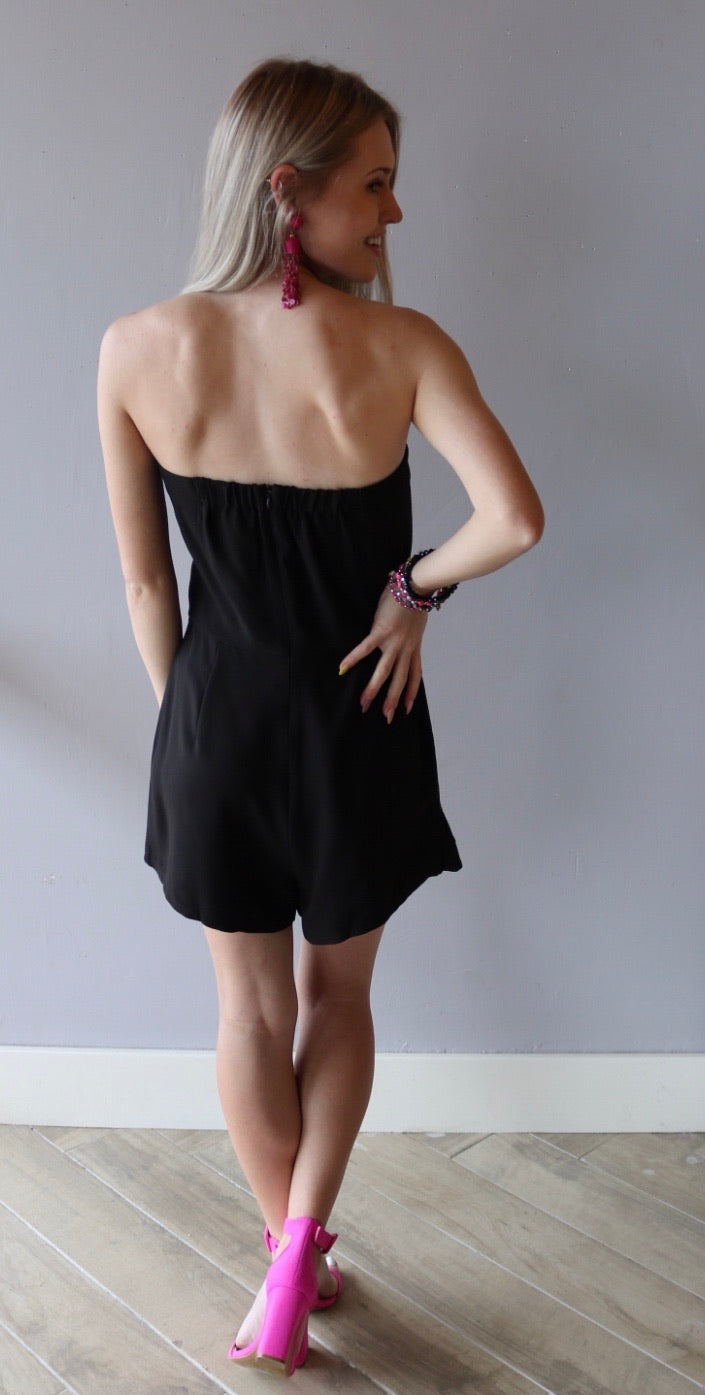 ECHOES Strapless RuffleSkort Short Romper