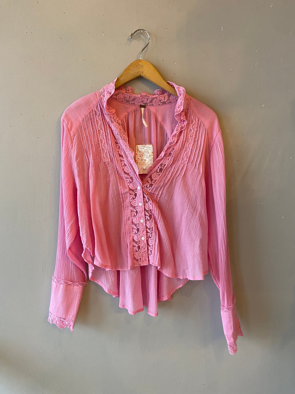 FREE PEOPLE Lacetrim CLEMENCE Pleat ButtonDown Top