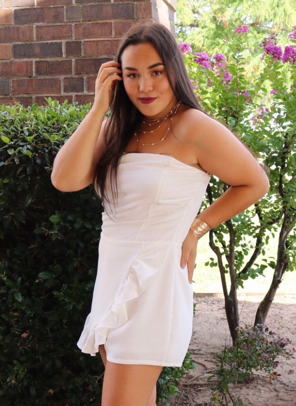 ECHOES Strapless RuffleSkort Short Romper